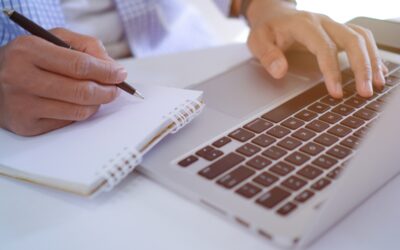 Rédacteur de texte en ligne : trouvez le bon équilibre entre assistance IA et créativité humaine